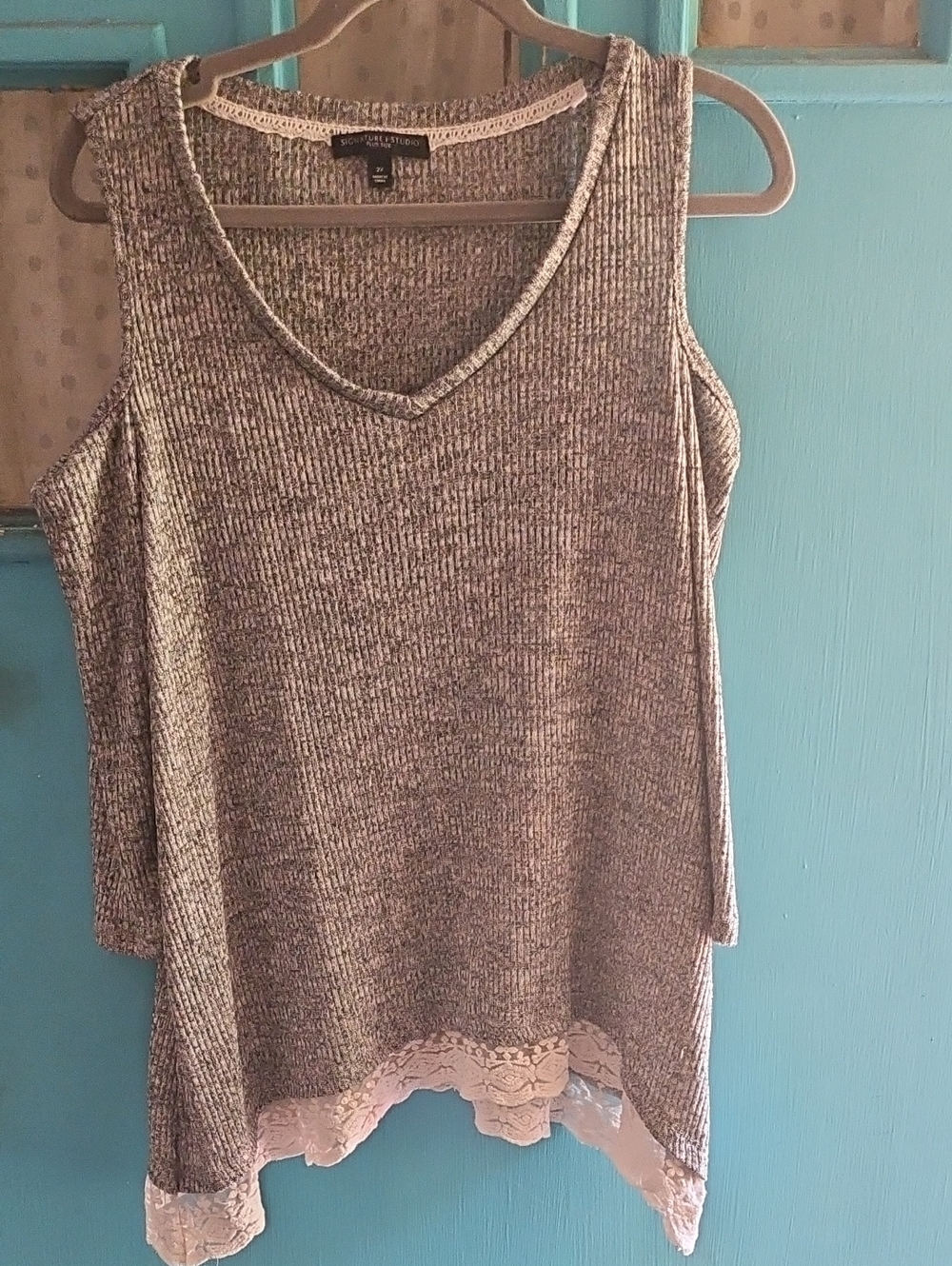 Laurie Felt Heather Gray V-Neck Knit Tank with Lace Trim